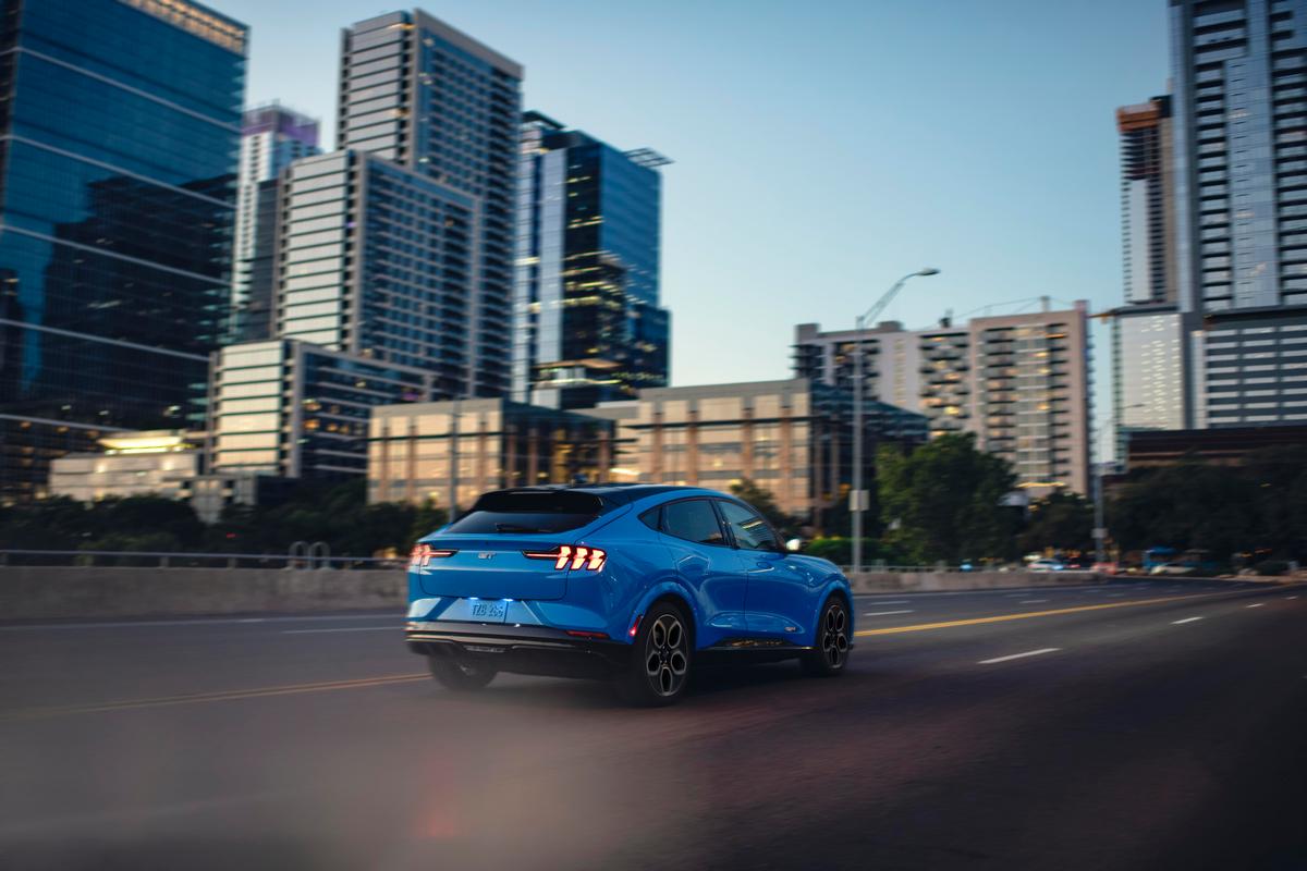 Mustang Mach-E GT车型选配性能套件后可额外增加13.9kgm扭力。