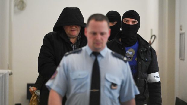 “让那些不懂体育的人告诉我们,我们出了问题!” |无线广播