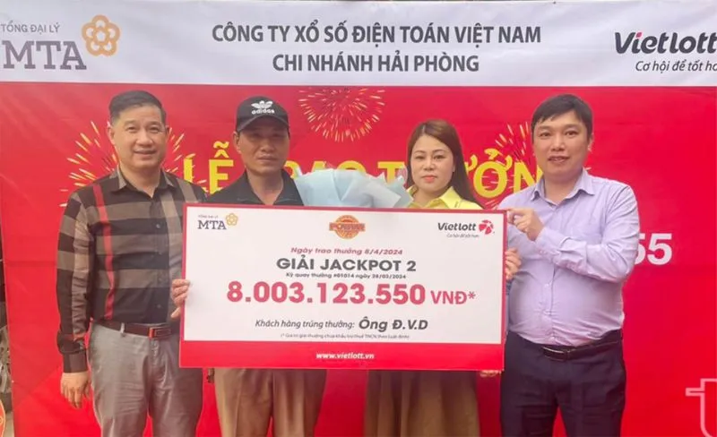 Voh-trung-8-ty-vietlott-nguoi-dan-ong-co-hanh-dong-high-dep