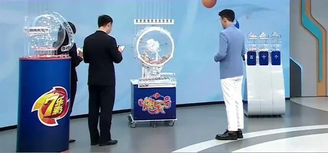 彩民买彩票中奖2.2亿余元遭质疑，教师用数学分析