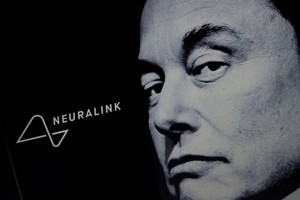 Neuralink 首例脑芯片植入患者用思想下棋 $(document).ready(function(e) { // 图像映射 $('img[usemap]').rwdImageMaps(); Bannerpop.banner(".banner_event_box ") ; // 功能横幅事件bannerpopMulti.bannerLoad() // 多功能横幅事件 // 文章视图图片相关 resizePhoto() // 复制文章正文部分 版权声明 $('#article-view-content-div '); .on('copy', function(e){ var sel = window.getSelection(); var copyFooter = "来源：AI Times (https://www.aitimes.com)"; var copyHolder = $(' ', {html: sel+copyFooter, id:'copy_text', style: {position: 'absolute', left: '-99999px'}}); $('body').append(copyHolder)('#copy_text'); .html(); $('#copy_text').html(str.replace(/(\r\n|\n|\r)/gm, "")); window.setTimeout( function() { copyHolder.remove() },0) }); // 域名 var SITE_DOMAIN = 'https://www.aitimes.com' ,CDN_DOMAIN = "https://cdn.aitimes.com",___currentTime = 1713171003; // 收藏脚本 function bookmark() { window.external.AddFavorite("https://www.aitimes.com", "AI Times") } { "@context": "http://schema.org", " @type": "Person", "name": "AI Times", "url": "http://www.aitimes.com/", "sameAs": [ "https://www.facebook.com/ times.ai.77”、“https://post.naver.com/my.nhn?memberNo=43011790”、“https://tv.naver.com/aitimes”、“https://www.youtube . com/channel/UCxKaTFMQcCg4kA_oHLGbNxQ", "https://twitter.com/AI26890752", "https://story.kakao.com/aitimes" ] } window.dataLayer = window.dataLayer || []；函数 gtag(){dataLayer.push(arguments);} gtag('js', new Date()); gtag('配置', 'UA-147549850-1'); if(!wcs_add) var wcs_add = {}; wcs_add["wa"] = "353a2c121464"; wcs_do();窗口.dataLayer = 窗口.dataLayer || []；函数 gtag(){dataLayer.push(arguments);} gtag('js', new Date()); gtag('配置', 'UA-152389705-1'); if(!wcs_add) var wcs_add = {}; wcs_add["wa"] = "28c79b4b550304"; wcs_do();窗口.dataLayer = 窗口.dataLayer || []；函数 gtag(){dataLayer.push(arguments);} gtag('js', new Date()); gtag('配置', 'G-L3DHCQKKGY'); { "@context": "http://schema.org", "@type": "人", "name": "AI Times", "url": "http://www.aitimes.com", “sameAs”：[“https://www.facebook.com/newsaitimes/”，“https://post.naver.com/my.nhn?memberNo=43011790”，“https://www.youtube.com /channel/UCxKaTFMQcCg4kA_oHLGbNxQ", "https://twitter.com/AITimes_News" ] }