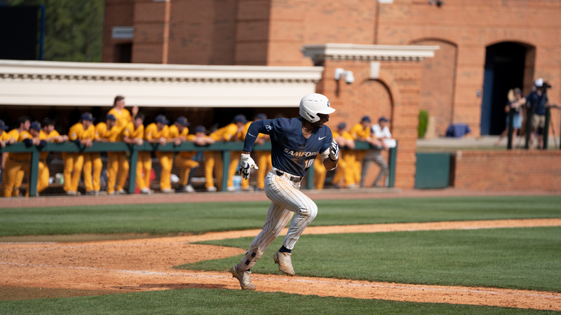 ETSU 的第一局大比分让斗牛犬队在第三场比赛中落败