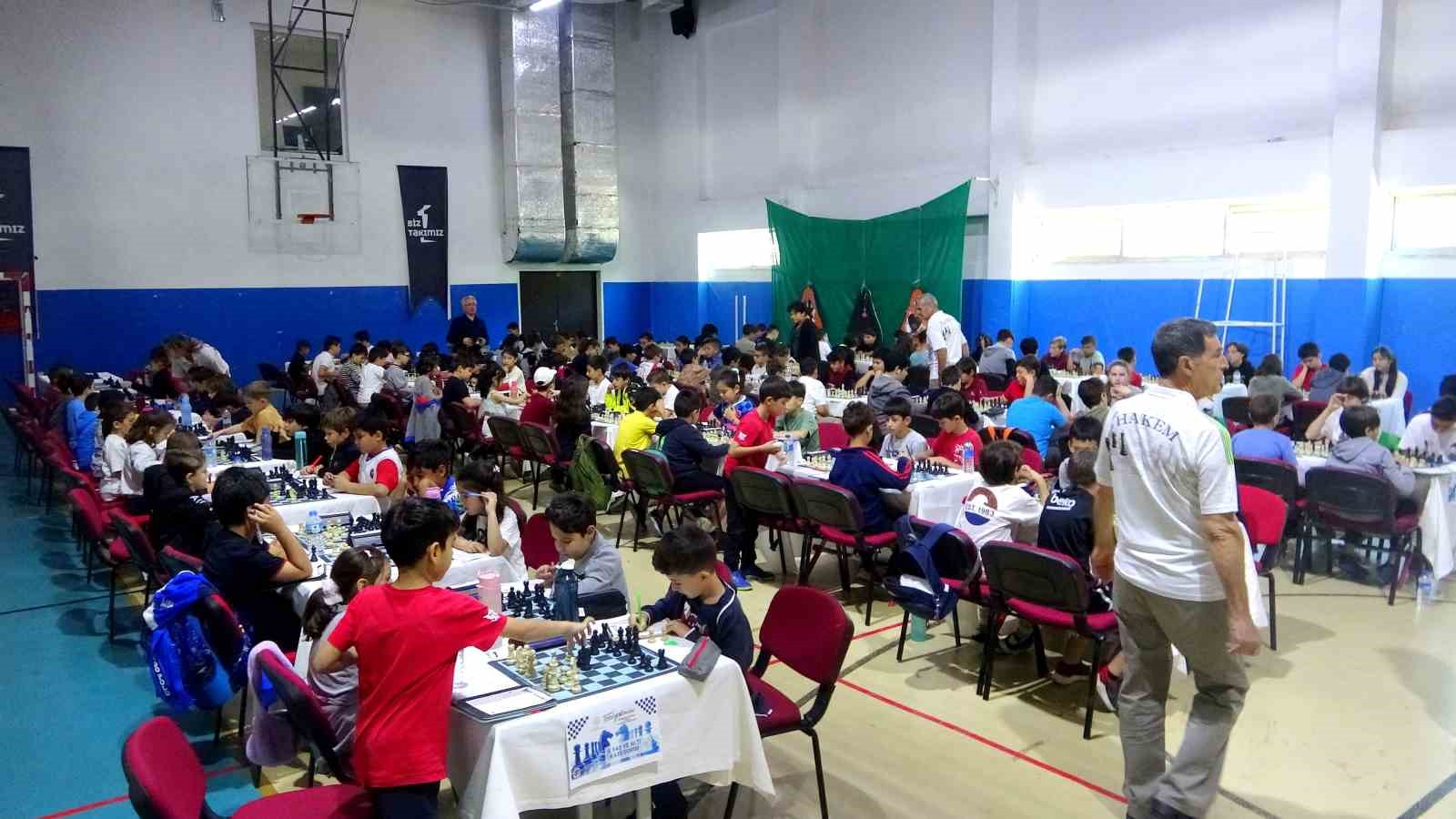 国际象棋锦标赛在穆拉·伊拉斯通讯社继续进行