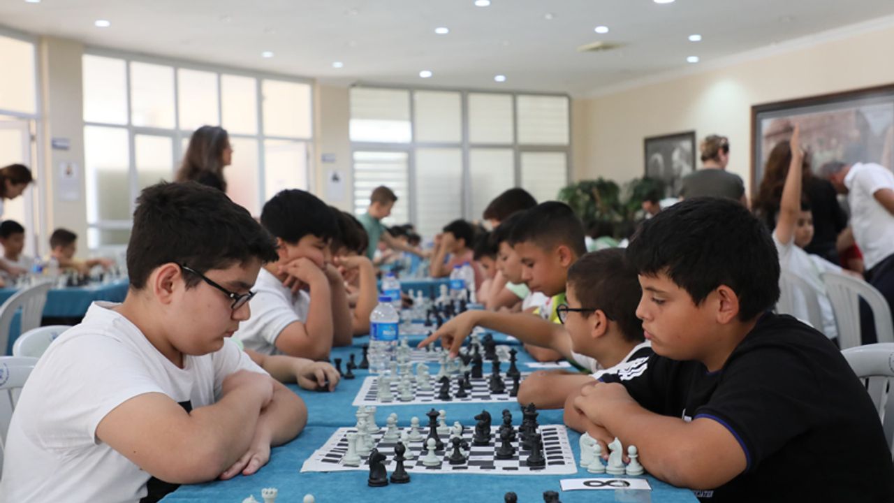 走法参加大都会市国际象棋锦标赛-艾登新闻 |艾丁后台新闻