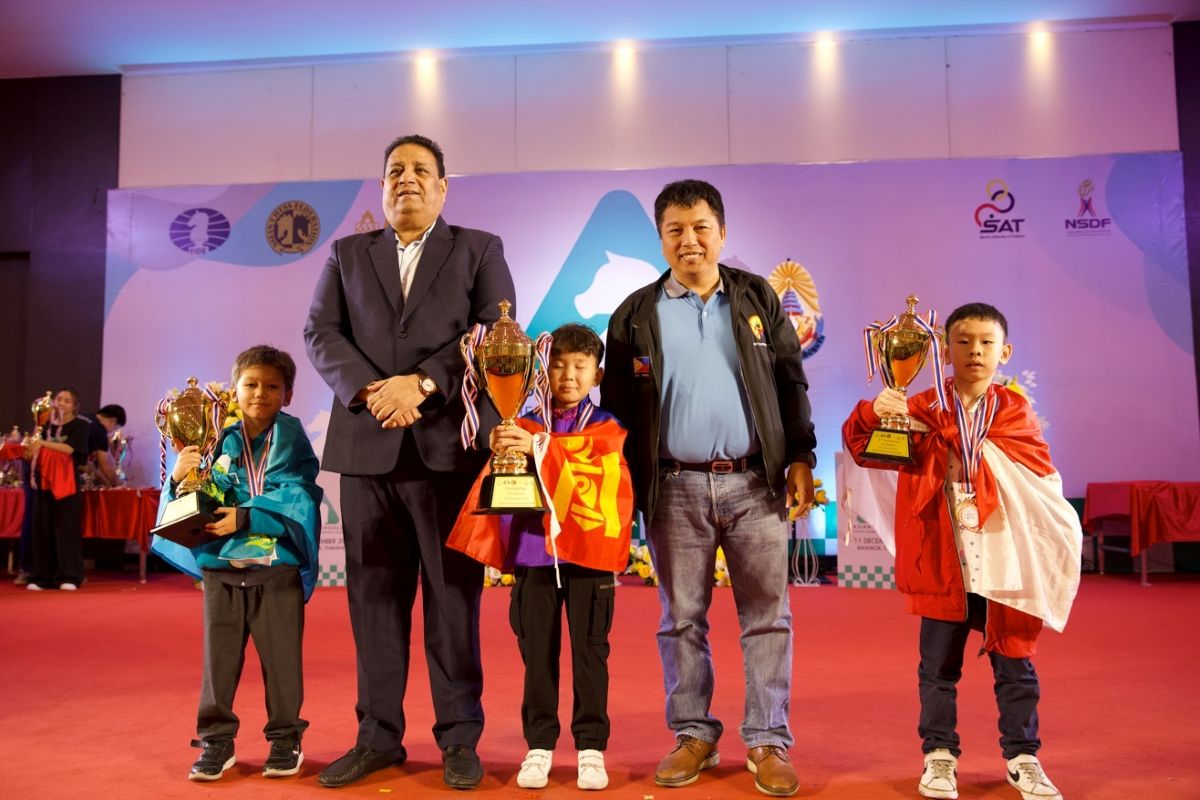 印度尼西亚年轻国际象棋棋手 Zach Alexander Tjong 7 岁时在亚洲取得成功的故事：Okezone Sports
