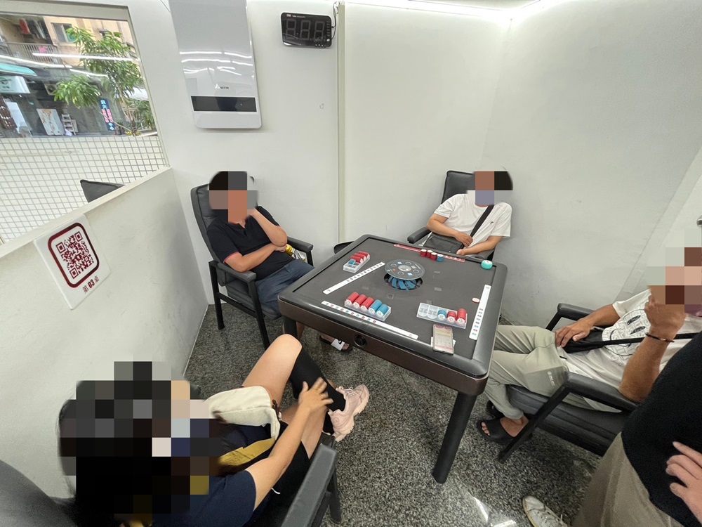 棋牌社网路揪打牌4男女门口交易现金涉赌被逮| 蕃新闻