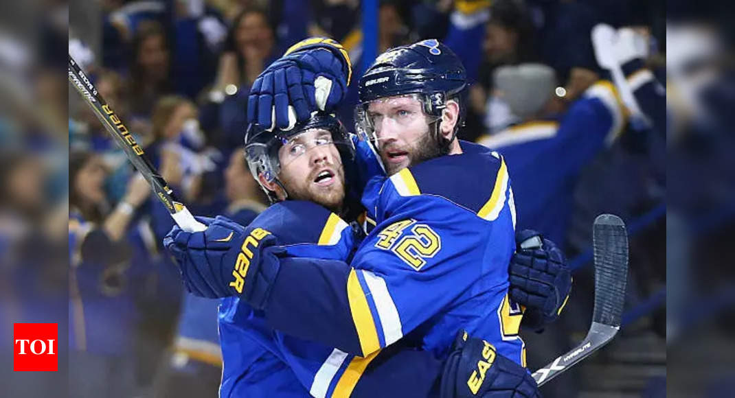 观看：西雅图海妖队的杰登·施瓦茨参加第 800 场 NHL 比赛 | NHL 新闻